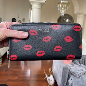 Kate Spade Spencer Kisses Wallet 💋